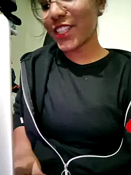 Snapshot of Telugu___Sexygirl___Naidu chatting on 11-20-25, 05:29 Telugu Sexygirl Naidu online show from 11-20-25, 05:29