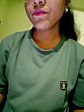 Snapshot of Telugu___Sexygirl___Naidu chatting on 02-18-26, 04:19 Telugu Sexygirl Naidu online show from 02-18-26, 04:19