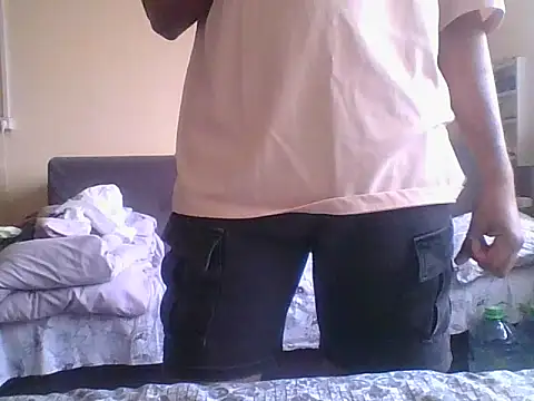 Snapshot of dream32222 chatting on 10-15-25, 06:46 dream32222 online show from 10-15-25, 06:46