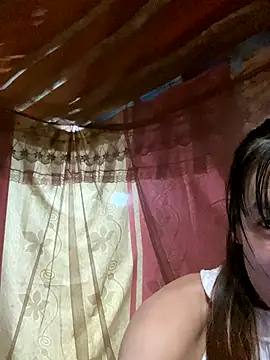 Snapshot of PhanHaa chatting on 09-10-25, 01:55 PhanHaa online show from 09-10-25, 01:55