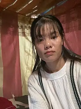 Snapshot of PhanHaa chatting on 09-11-25, 02:00 PhanHaa online show from 09-11-25, 02:00