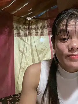 Snapshot of PhanHaa chatting on 09-18-25, 12:12 PhanHaa online show from 09-18-25, 12:12