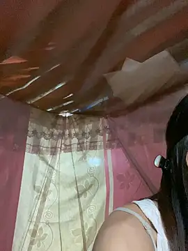 Snapshot of PhanHaa chatting on 09-23-25, 11:41 PhanHaa online show from 09-23-25, 11:41