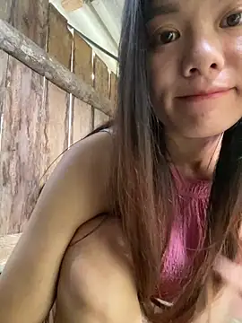 Snapshot of PhanHaa chatting on 10-02-25, 11:45 PhanHaa online show from 10-02-25, 11:45