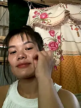 Snapshot of PhanHaa chatting on 10-13-25, 09:09 PhanHaa online show from 10-13-25, 09:09