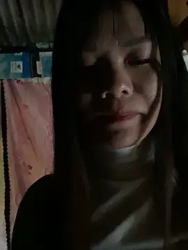 Snapshot of PhanHaa chatting on 10-18-25, 12:35 PhanHaa online show from 10-18-25, 12:35