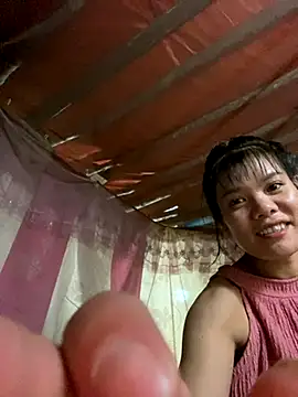 Snapshot of PhanHaa chatting on 10-23-25, 11:53 PhanHaa online show from 10-23-25, 11:53