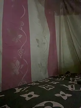 Snapshot of PhanHaa chatting on 10-25-25, 08:55 PhanHaa online show from 10-25-25, 08:55