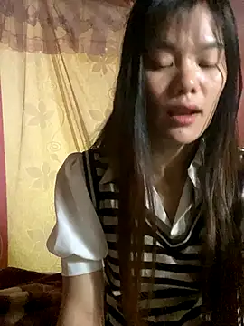 Snapshot of PhanHaa chatting on 10-29-25, 01:19 PhanHaa online show from 10-29-25, 01:19