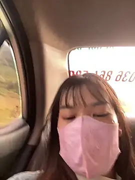 Snapshot of PhanHaa chatting on 11-07-25, 01:38 PhanHaa online show from 11-07-25, 01:38