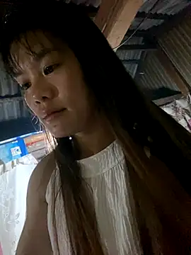 Snapshot of PhanHaa chatting on 11-07-25, 11:27 PhanHaa online show from 11-07-25, 11:27