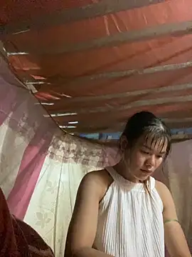 Snapshot of PhanHaa chatting on 11-08-25, 02:28 PhanHaa online show from 11-08-25, 02:28