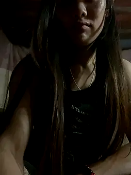 Snapshot of PhanHaa chatting on 11-13-25, 01:48 PhanHaa online show from 11-13-25, 01:48