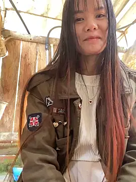 Snapshot of PhanHaa chatting on 11-15-25, 02:09 PhanHaa online show from 11-15-25, 02:09