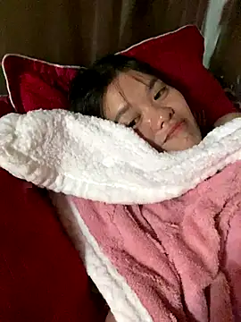 Snapshot of PhanHaa chatting on 11-16-25, 02:22 PhanHaa online show from 11-16-25, 02:22