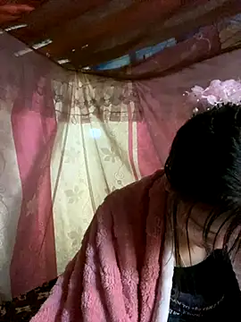 Snapshot of PhanHaa chatting on 11-27-25, 12:40 PhanHaa online show from 11-27-25, 12:40