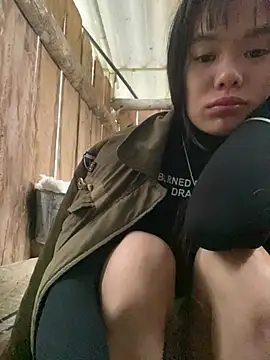 Snapshot of PhanHaa chatting on 01-11-26, 01:21 PhanHaa online show from 01-11-26, 01:21