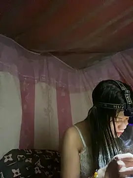 Snapshot of PhanHaa chatting on 02-21-26, 02:12 PhanHaa online show from 02-21-26, 02:12