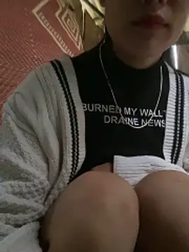 Snapshot of PhanHaa chatting on 03-09-26, 12:14 PhanHaa online show from 03-09-26, 12:14