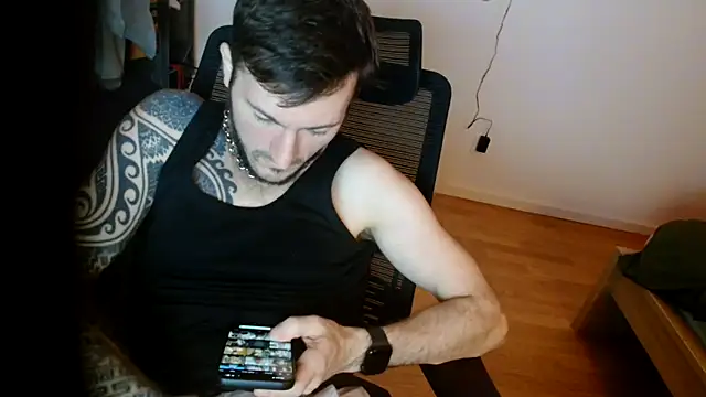 th1  online show from 02-15-26, 06:04