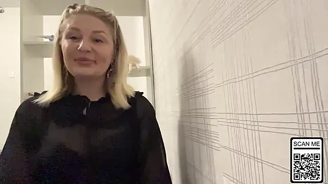 Snapshot of Blondie_xoxoxo chatting on 11-01-25, 04:20 Blondie xoxoxo online show from 11-01-25, 04:20