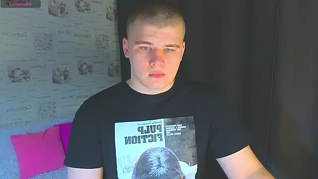 Snapshot of kittenmurr chatting on 10-12-25, 08:19 kittenmurr online show from 10-12-25, 08:19