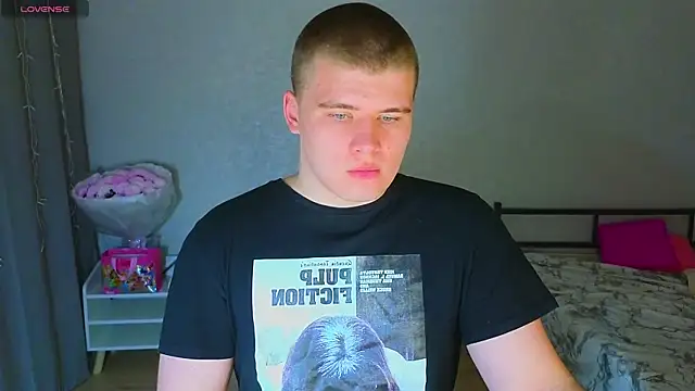 Snapshot of kittenmurr chatting on 10-19-25, 08:31 kittenmurr online show from 10-19-25, 08:31