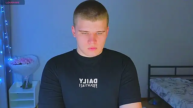 Snapshot of kittenmurr chatting on 11-04-25, 09:36 kittenmurr online show from 11-04-25, 09:36