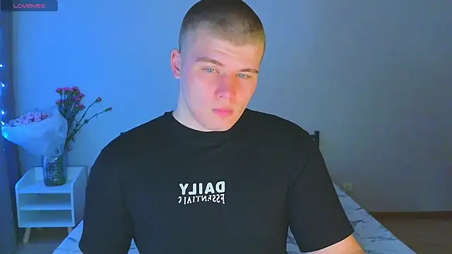 Snapshot of kittenmurr chatting on 11-10-25, 07:13 kittenmurr online show from 11-10-25, 07:13