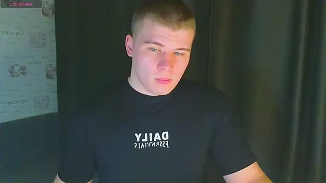 Snapshot of kittenmurr chatting on 11-14-25, 07:56 kittenmurr online show from 11-14-25, 07:56