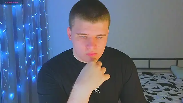 Snapshot of kittenmurr chatting on 11-23-25, 02:11 kittenmurr online show from 11-23-25, 02:11