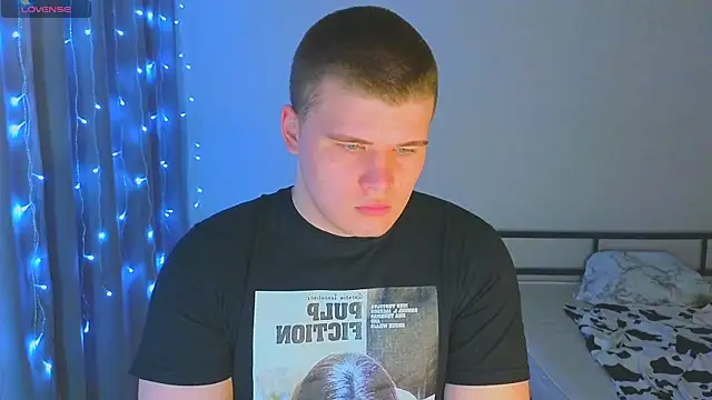 Snapshot of kittenmurr chatting on 11-24-25, 02:33 kittenmurr online show from 11-24-25, 02:33