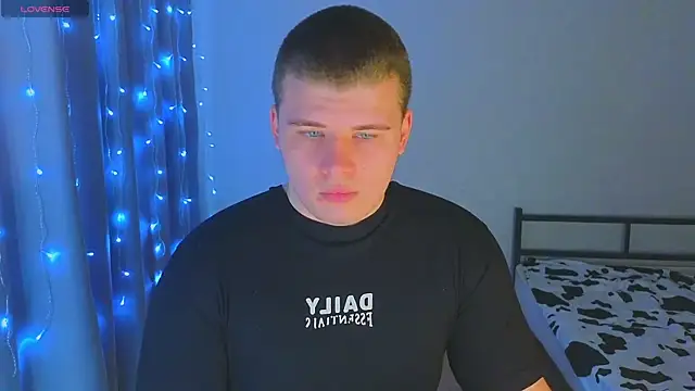 Snapshot of kittenmurr chatting on 11-26-25, 03:40 kittenmurr online show from 11-26-25, 03:40