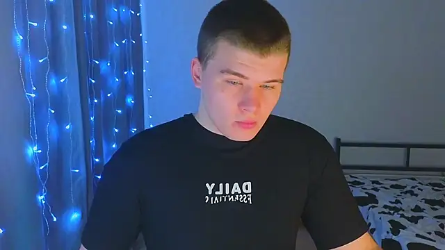 Snapshot of kittenmurr chatting on 11-27-25, 04:25 kittenmurr online show from 11-27-25, 04:25