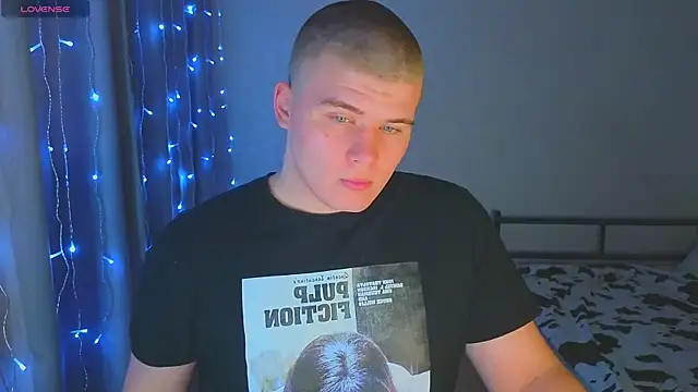 Snapshot of kittenmurr chatting on 12-02-25, 03:51 kittenmurr online show from 12-02-25, 03:51