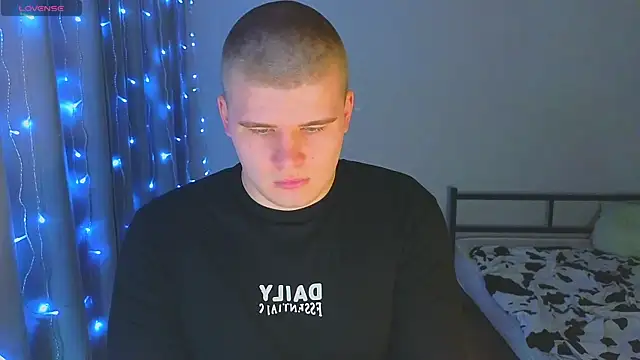 Snapshot of kittenmurr chatting on 12-03-25, 07:45 kittenmurr online show from 12-03-25, 07:45