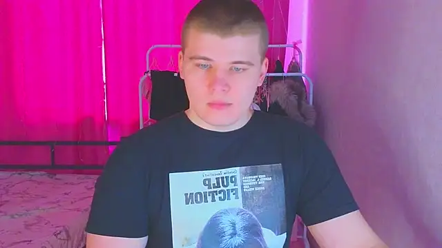 Snapshot of kittenmurr chatting on 02-14-26, 06:32 kittenmurr online show from 02-14-26, 06:32