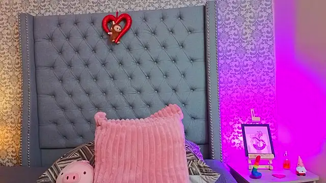 Snapshot of Abby_roussee chatting on 02-25-26, 08:29 Abby roussee online show from 02-25-26, 08:29