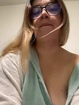 Blair Bunnyy online show from 04-08-26, 11:48