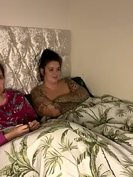 Charsworld online show from 11-27-25, 05:37