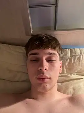 Snapshot of Fappatore_Nato05 chatting on 09-15-25, 06:41 Fappatore Nato05 online show from 09-15-25, 06:41