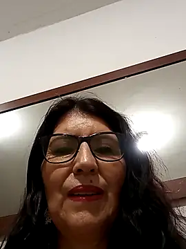 Snapshot of swity_foster chatting on 10-15-25, 10:59 swity foster online show from 10-15-25, 10:59