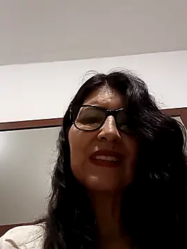 Snapshot of swity_foster chatting on 10-18-25, 08:04 swity foster online show from 10-18-25, 08:04