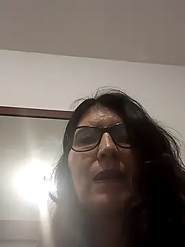 Snapshot of swity_foster chatting on 10-27-25, 09:24 swity foster online show from 10-27-25, 09:24