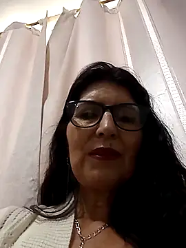 Snapshot of swity_foster chatting on 10-28-25, 01:03 swity foster online show from 10-28-25, 01:03