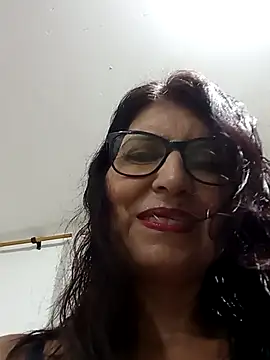 Snapshot of swity_foster chatting on 11-12-25, 12:55 swity foster online show from 11-12-25, 12:55