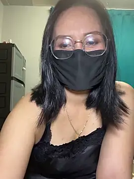 melyiaaa online show from 04-15-26, 02:13