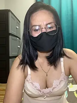 Snapshot of melyiaaa chatting on 04-24-26, 03:25 melyiaaa online show from 04-24-26, 03:25