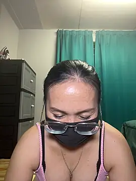 Snapshot of melyiaaa chatting on 04-25-26, 02:47 melyiaaa online show from 04-25-26, 02:47