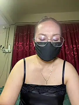 Snapshot of melyiaaa chatting on 05-21-26, 02:35 melyiaaa online show from 05-21-26, 02:35